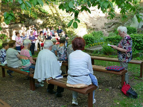 Maiandacht in der Naumburger Fatima Grotte (Foto: Karl-Franz Thiede)